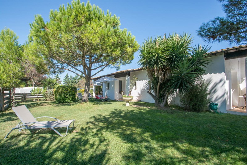 Mas de la Grenouillère Hôtel et Centre équestre en pleine nature, Saintes-Maries-de-la-Mer, France