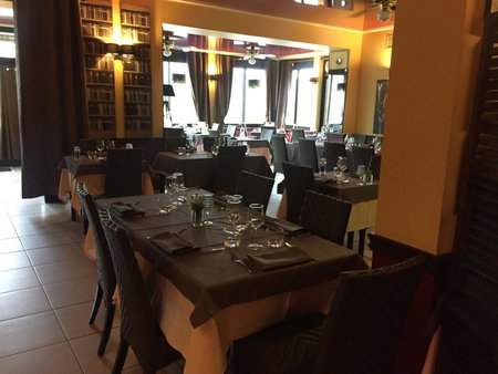 Hotel de L'Oise, Saint-Leu-dʼEsserent, France