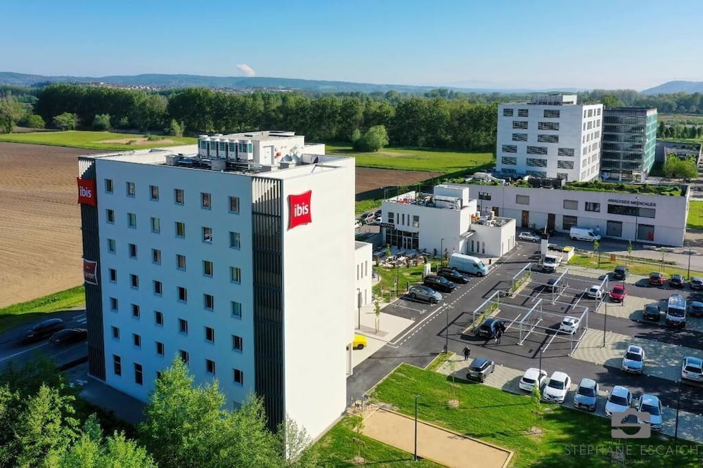 Ibis Bourgoin Jallieu Medipole, France
