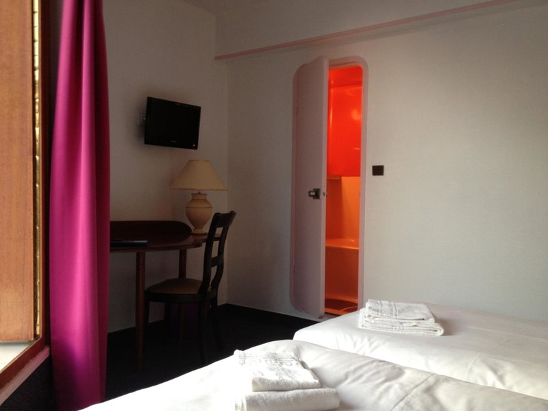 Hotel Couleurs Sud 46 chambres avec ascenseur et restaurant Centre ville-Gare Charleville-Mézières, Charleville-Mézières, France