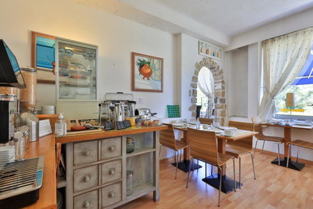 Hotel Cayrons Vence & St Paul de Vence, Vence, France