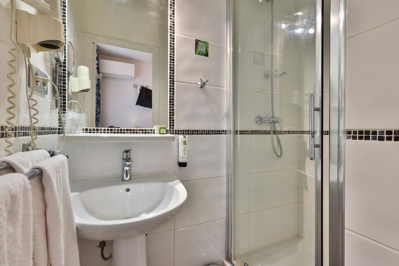 Hotel Cayrons Vence & St Paul de Vence, Vence, France