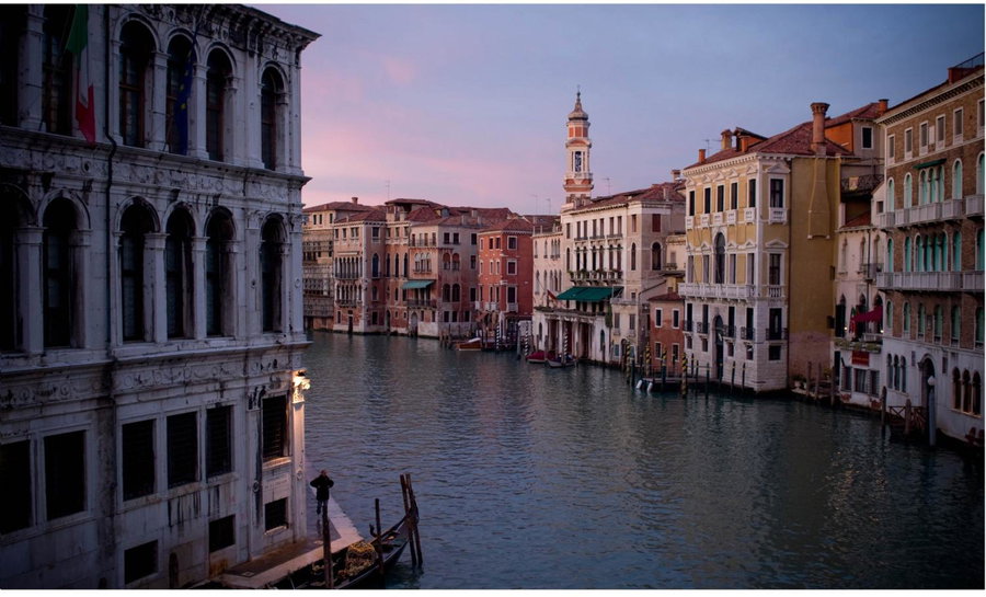 Guest House Train Station Venice - Atika & Atif, Mestre, Italy