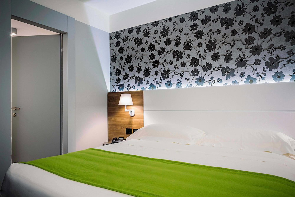 Link124 Hotel, Italy