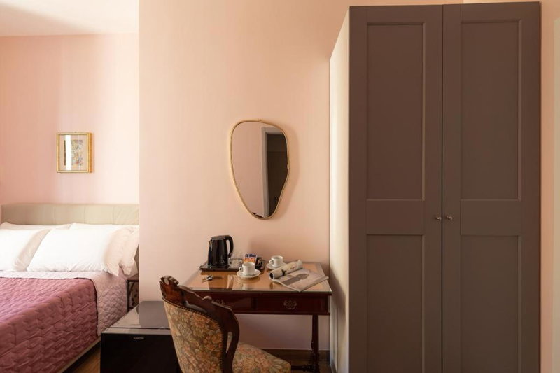 Queen Meg Roma, Rome, Italy