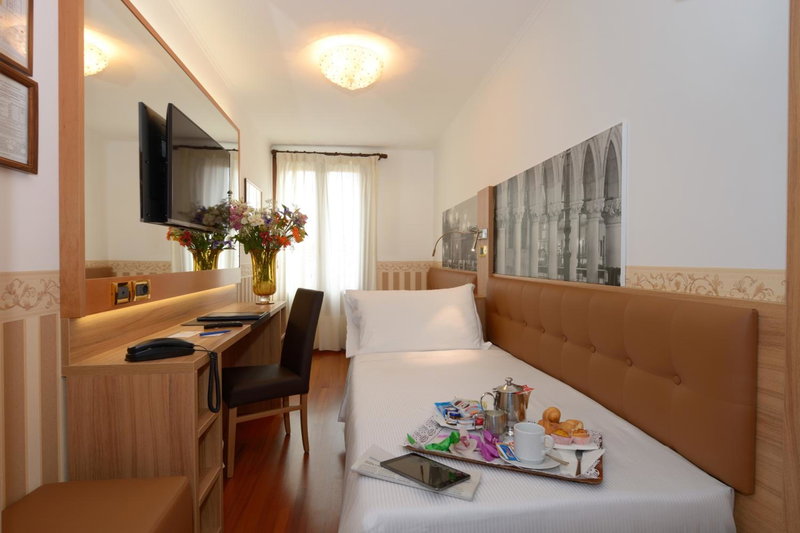 UNAHOTELS Ala Venezia-Adults 16, Venice, Italy