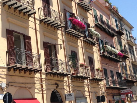White, Palermo, Italy