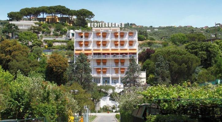 Hotel · Hotel Mediterraneo, Cavi Di Lavagna