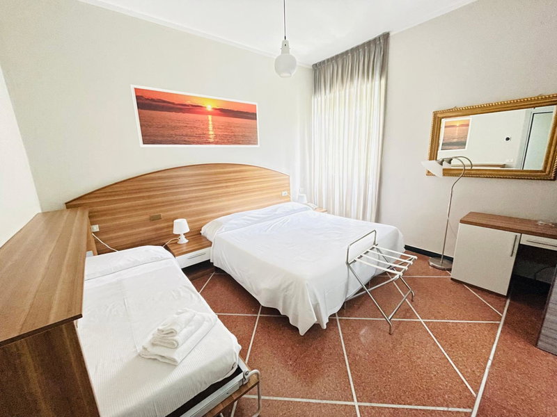 Hotel Mediterraneo, Cavi di Lavagna, Italy