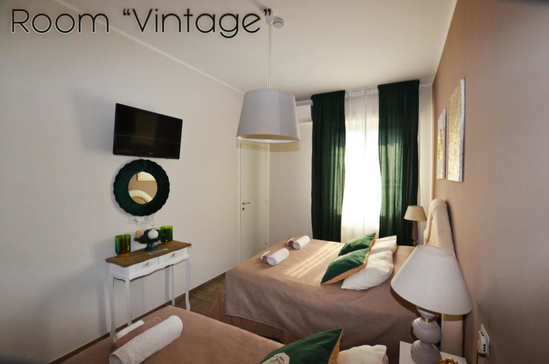 Room & Breakfast Nettuno 29, Bologna, Italy