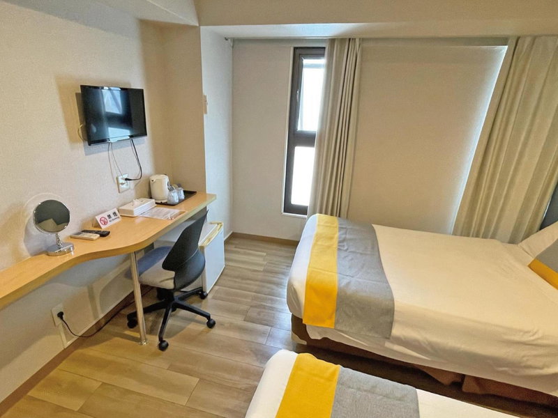 Victoria Hotel, Naha, Japan