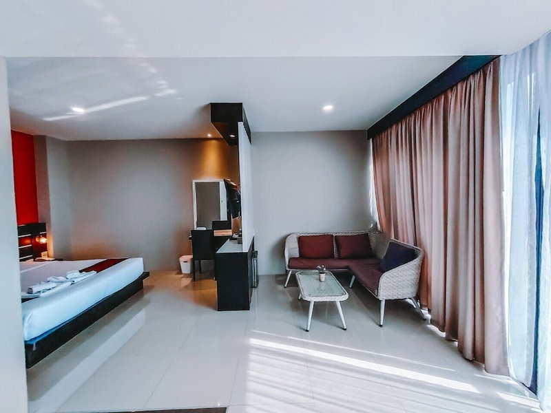 the harbour front hotel, Surat Thani, Thailand