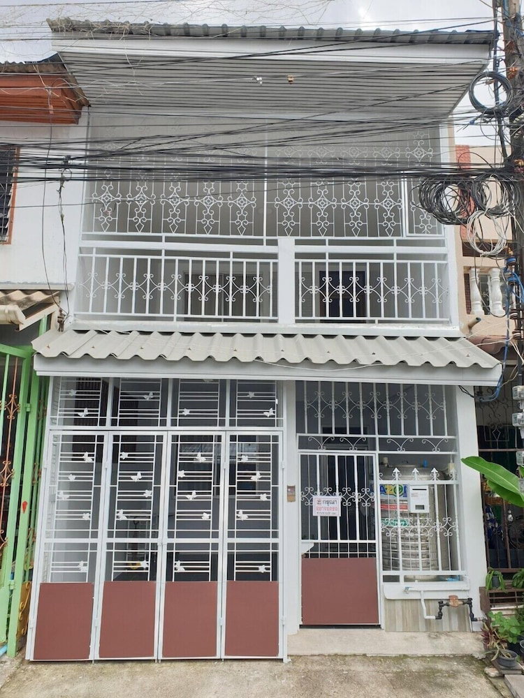 Bhundaree Richy, Thailand