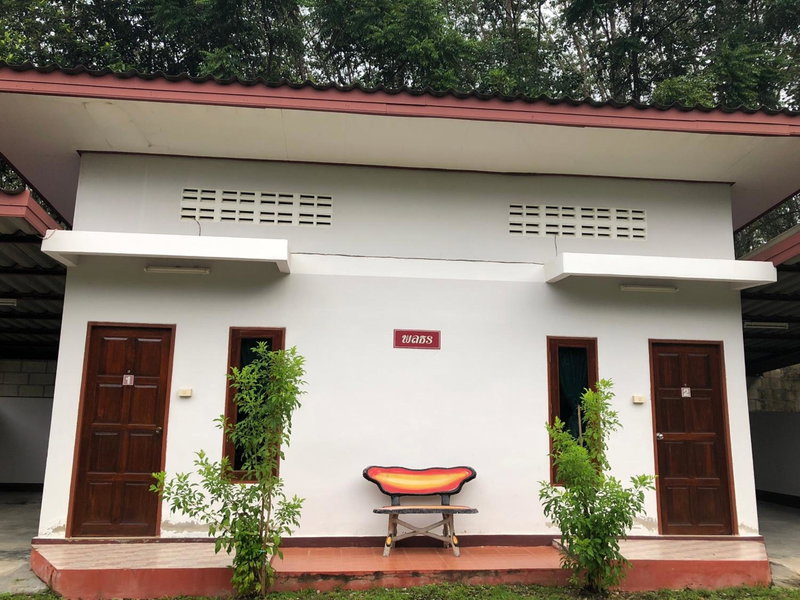 Thanathorn Guesthouse, Trang, Thailand