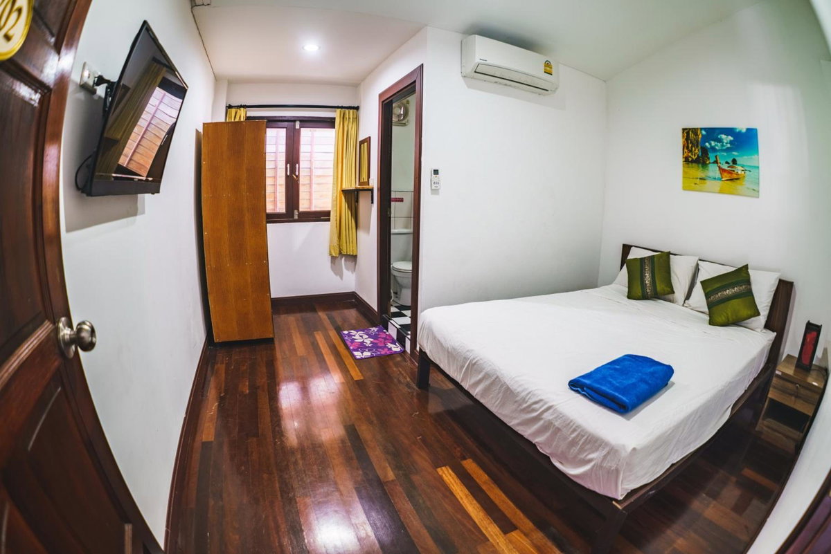 Nitro House, Thailand