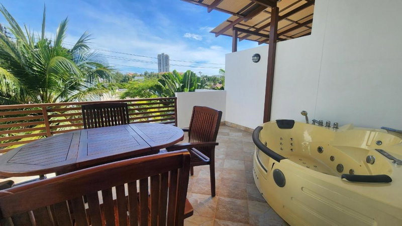 Oasis Garden & Pool Villa at VIP Resort, Ban Phe, Thailand