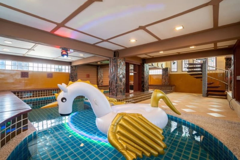Angel Pool Villa Phuket, Ratsada, Thailand