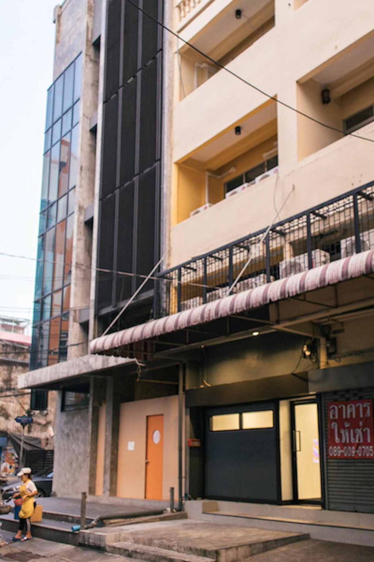 Hotel · T3 TWO Bedrooms WIFI Full kitchen 1 min to BTS, Bangkok