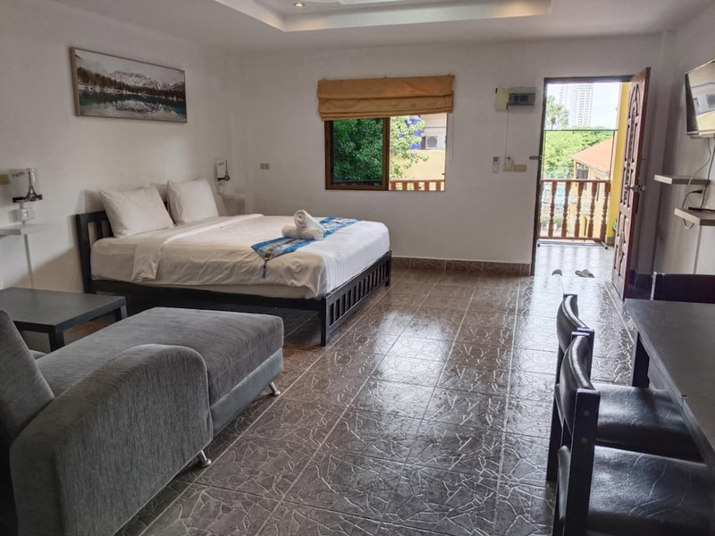 Phratamnak Inn, Pattaya, Thailand