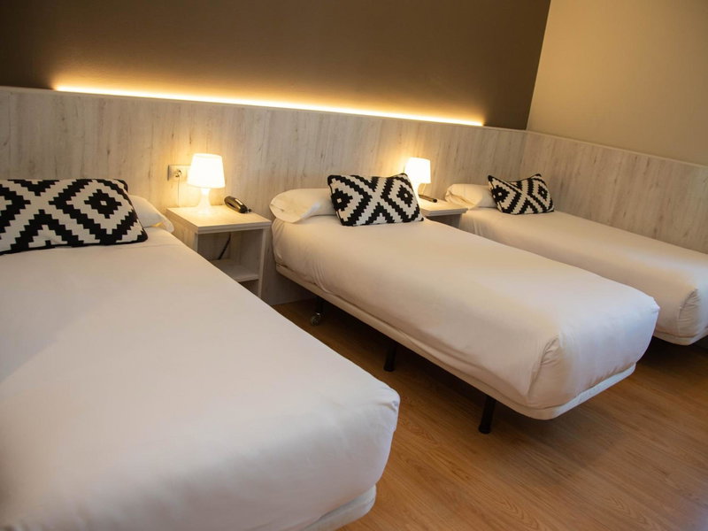 Hotel Restaurante Cadosa, Soria, Spain