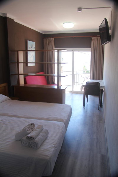 Aparthotel Els Molins, Roses, Spain