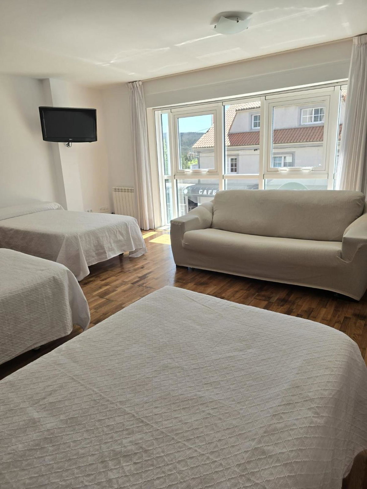 Noja rooms 2, Spain