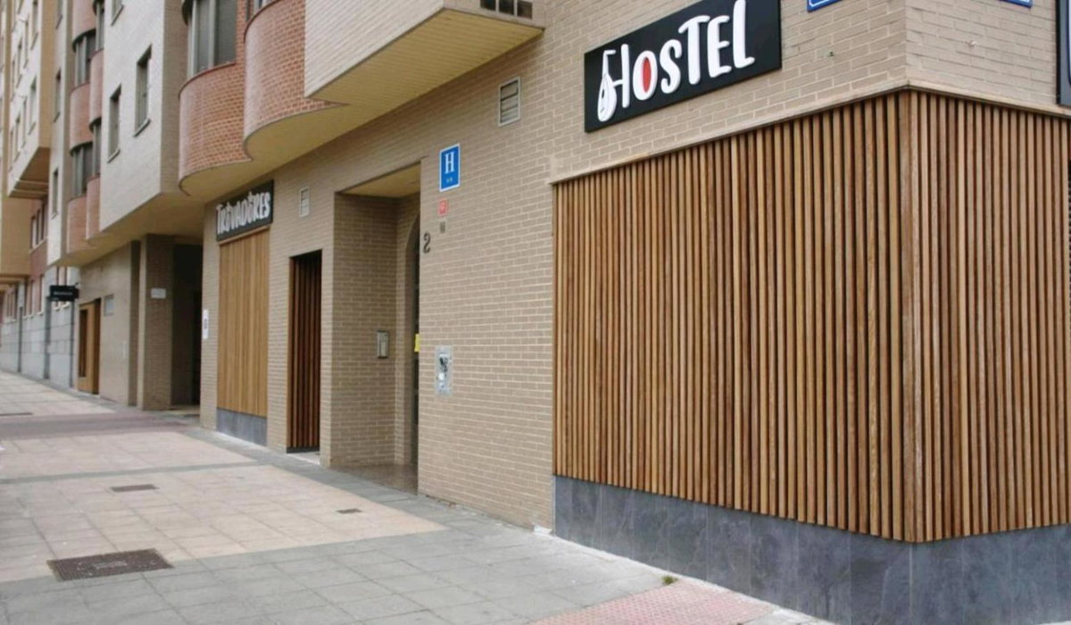 Hostel Trovadores, Spain
