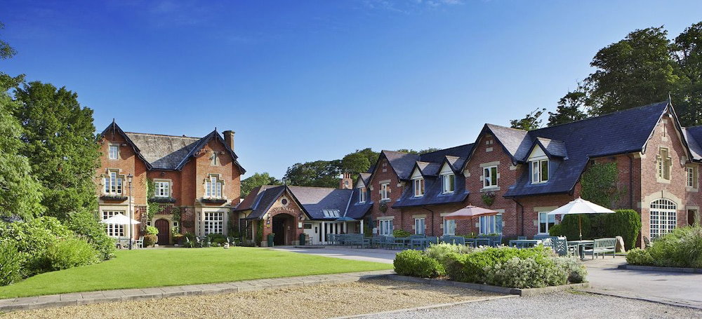 The Villa Wrea Green, Великобритания