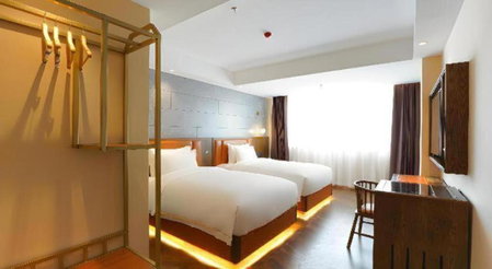 Borrman Hotel Capital Airport Convention & Exhibition Center Auto Market, Tahe, China