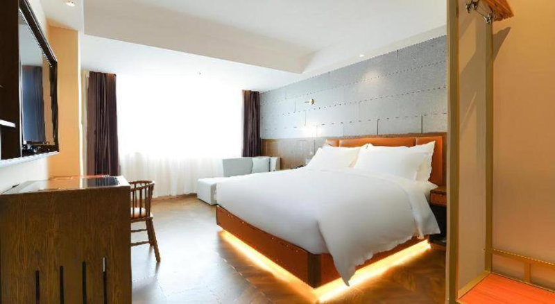 Borrman Hotel Capital Airport Convention & Exhibition Center Auto Market, Tahe, China