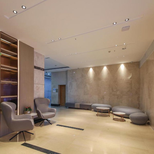 Lavande Hotel Wuhan Jianghan Road Dunli Gate Metro Station, Wuhan, China