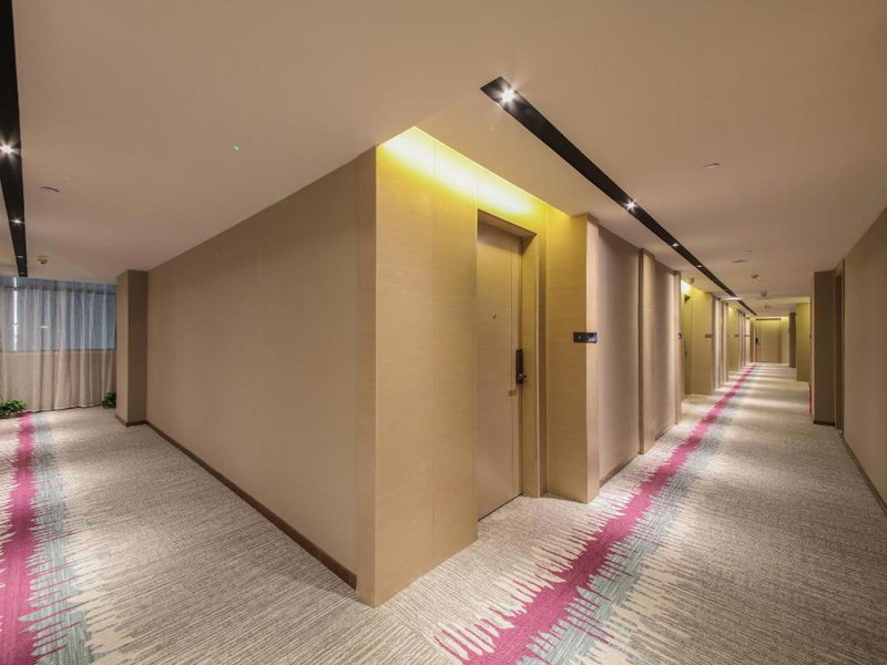 Lavande Hotel Wuhan Jianghan Road Dunli Gate Metro Station, Wuhan, China