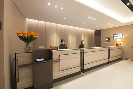 Home Inn Plus - Shanghai New International Expo Center Yushan Road Yuanshen Sports Subway Station, Shanghai, China