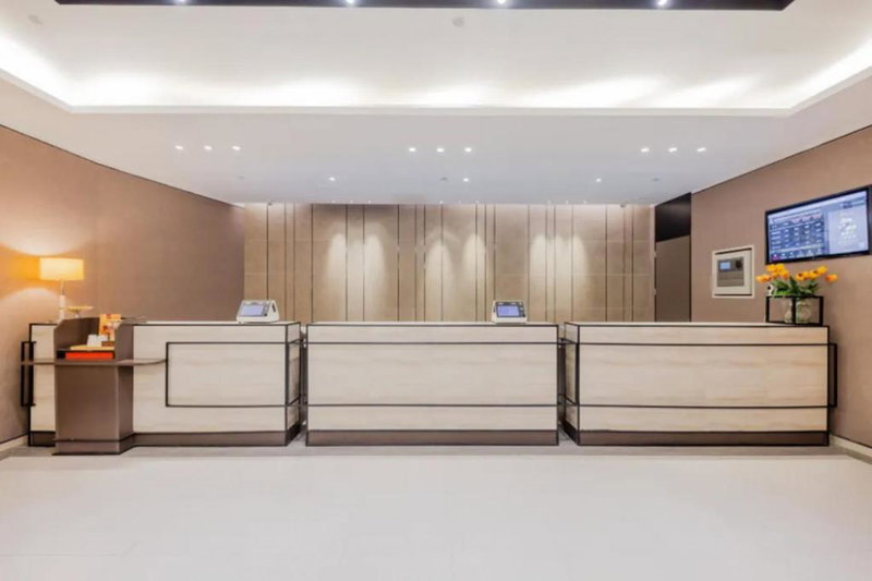 Home Inn Plus - Shanghai New International Expo Center Yushan Road Yuanshen Sports Subway Station, Shanghai, China