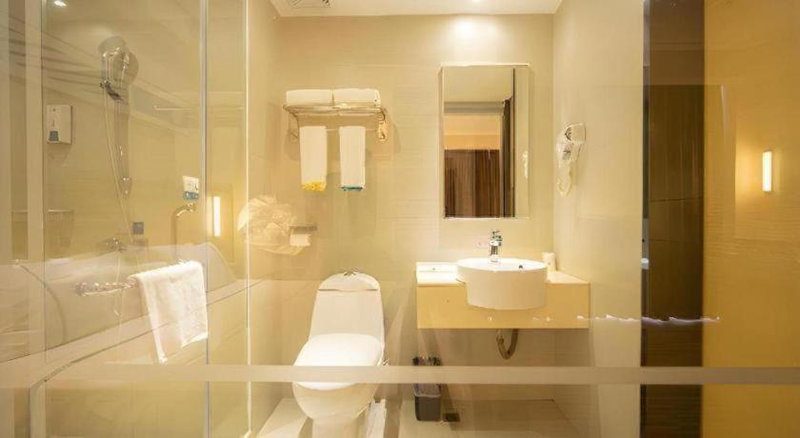 City Comfort Inn Maoming High Speed Railway Station, Maoming, China