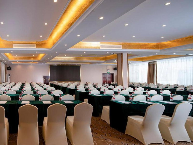 Vienna Hotel Hunan Yiyang Jinshan Road Xiufeng Park, Yiyang, China