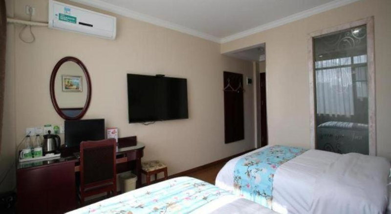 GreenTree Inn Jiangsu Wuxi Xishan DongTing Erquan East Road XinGuang Newly Estate Express Hotel, Wuxi, China