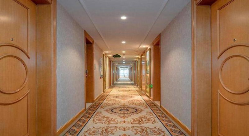 Vienna Hotel Zhengzhou Only Henan Movie Town, Zhongmou, China