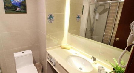 GreenTree Inn Jiangsu Wuxi Huishan High-Speed Rail Qianzhou Chongwen Road Business Hotel, Wuxi, China