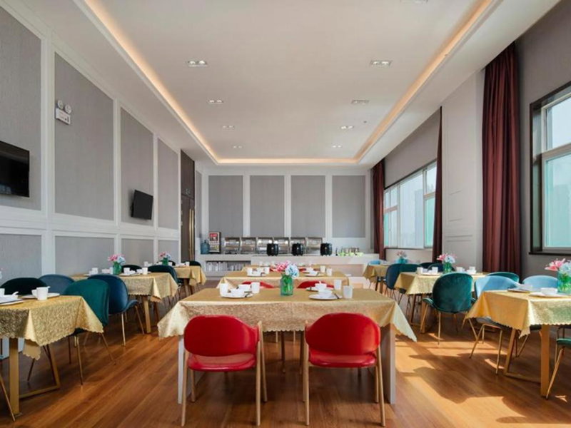 Vienna Hotel Jinan Beiyuan Street Red Star Macalline, Jinan, China