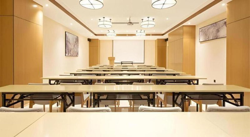 City Comfort Inn Haikou Xiuying District Wanda Plaza, Haikou, China