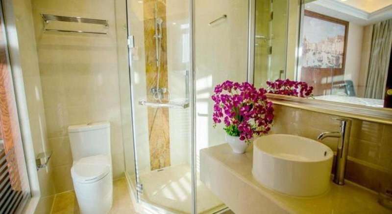 Vienna Classic Hotel Shanghai Jinshan New City Wanda, Nanhui, China