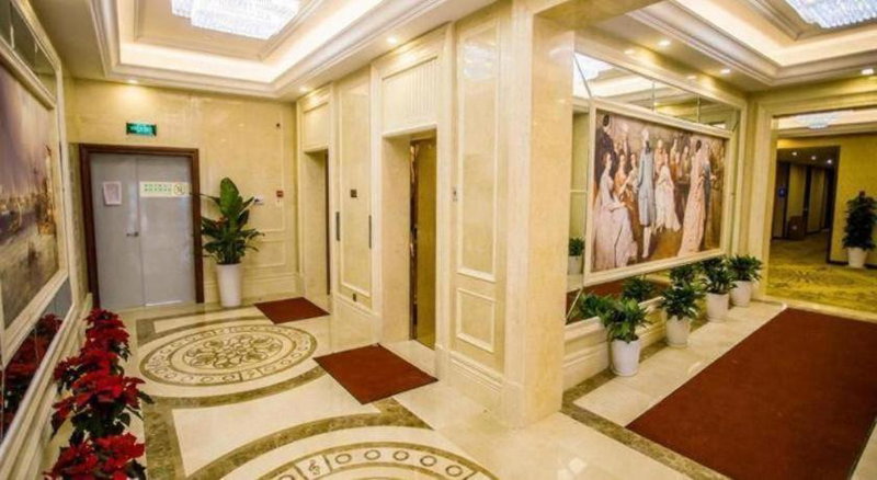 Vienna Classic Hotel Shanghai Jinshan New City Wanda, Nanhui, China