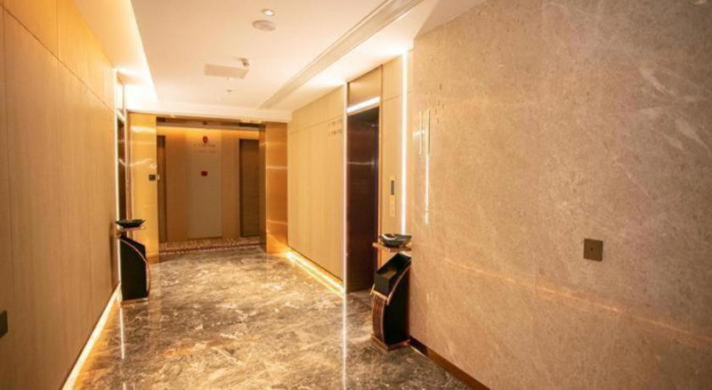 Lavande Hotel Shenzhen East Gate Wanxiang City Guomao Metro Statipn, Shenzhen, China