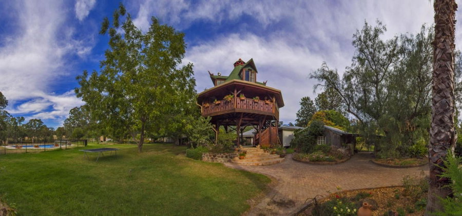 Pilliga Pottery Creative Farmstay, Coonabarabran, Australia