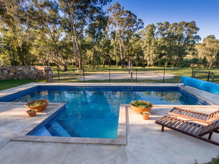 Pilliga Pottery Creative Farmstay, Coonabarabran, Australia