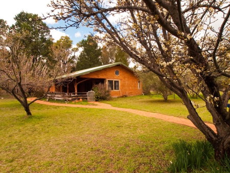 Pilliga Pottery Creative Farmstay, Coonabarabran, Australia