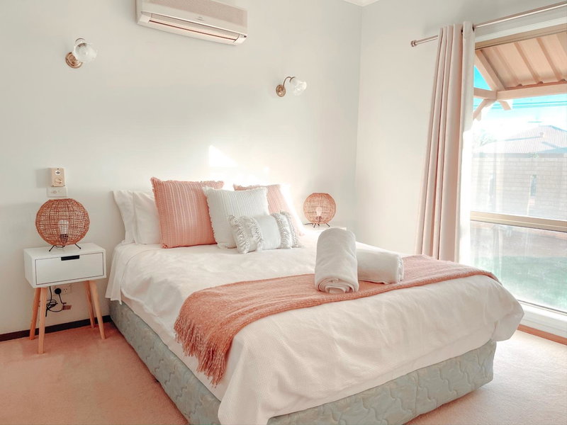 Carnarvon 3BR & 2BA Holiday House, Carnarvon, Australia