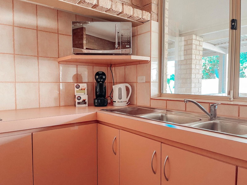 Carnarvon 3BR & 2BA Holiday House, Carnarvon, Australia