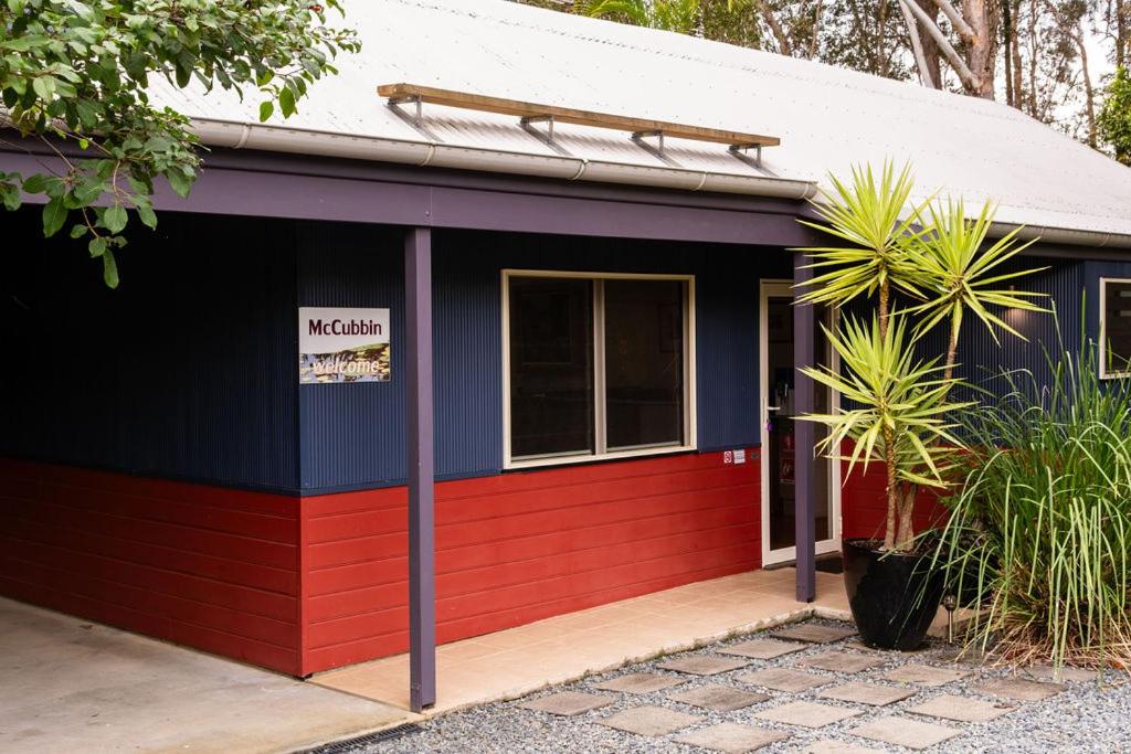Hotel · Lake Russell Lakeside Retreat, Emerald Beach
